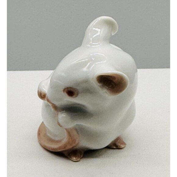 Bing & Grondahl White Mouse Tail in Mouth 2.25 inch #1728 Dahl Jensen Denmark - Picture 4 of 7